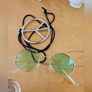 Spirit Halloween  Hippie glasses and necklace
